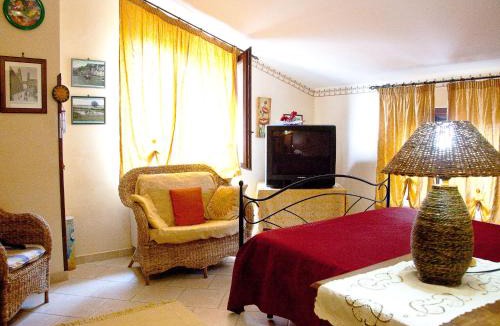 Alia House | Villa in Alia with Pool & Olive Views