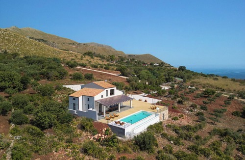 Scopello Villa | Villa Scopello 7 Rooms En-Suite