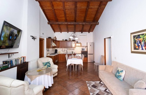 Rovittello Villa | Villa Jelu with Mountain View, Wi-Fi and Air Conditioning