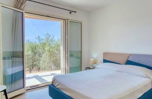 Cefalu Villa | Villa Laura with pool.