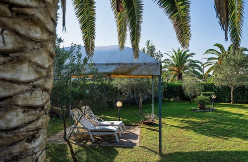Costa Rei Villa | Villa 'Liana' with Private Terrace, Wi-Fi and Air Conditioning