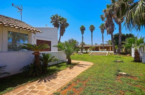 Marsala Villa | Villa Lory with enchanting private pool