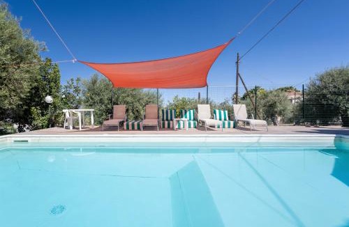 Termini Imerese Villa | Villa Mendolia Hot Pool and Design