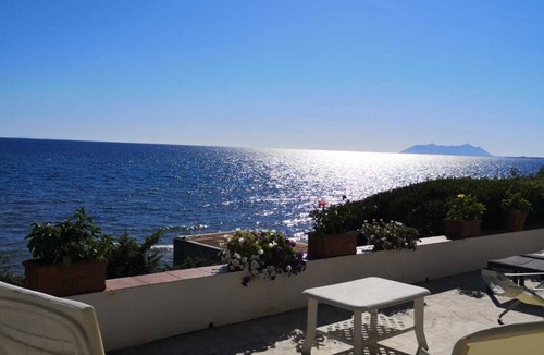 Fondi Villa | Villa Mimmi (beachfront, direct access to the sea)