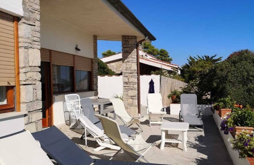 Fondi Villa | Villa Mimmi (beachfront, direct access to the sea)
