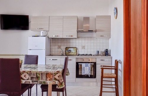 Licata Apartment | Villa "Nicolai - First Floor" with Mountain View, Shared Pool, and Private Terrace