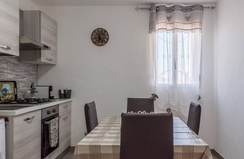 Licata Apartment | Villa "Nicolai - Ground Floor" with Mountain View, Shared Garden and Pool