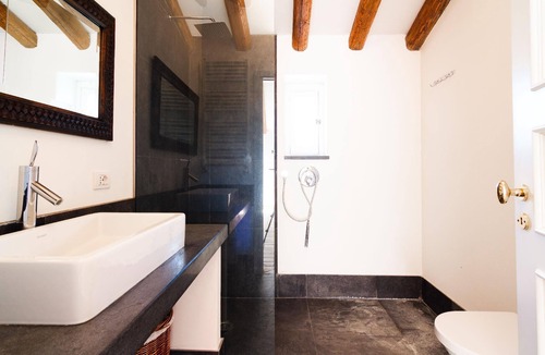Castiglione di Sicilia House | 'Villa Nocellara' surrounded by vineyards