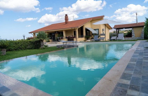Partinico Villa | Villa Oasis of Peace, a true oasis nestled in a green corner.