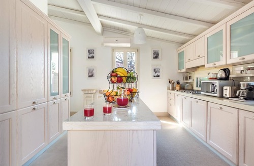 Tonnarella Villa | Villa Portorosa with large garden and private heated pool