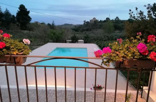Mazzarino Villa | Villa Relais Palmento 1866 Torre Favara