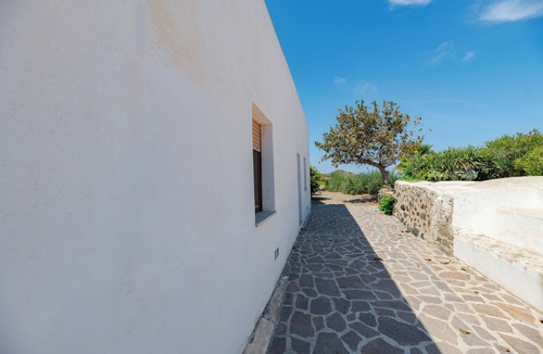 Kamma Villa | Villa Rosa - Two Bedroom Villa, Sleeps 7