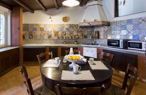Trabia Villa | VILLA ROSETTA *** WIFI FREE *** direct access to the beach from the gate