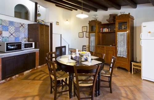 Trabia Villa | VILLA ROSETTA *** WIFI FREE *** direct access to the beach from the gate