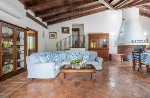 Nuxis Villa | Villa Rossu