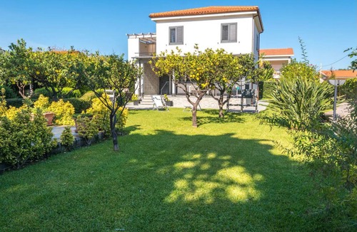 Piane Vecchie Villa | Villa Sara, wonderful modern style villa 8 beds with garden