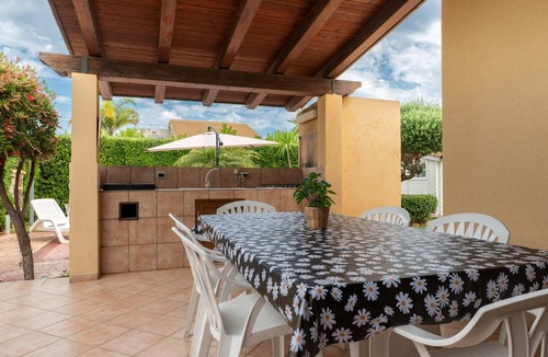 Campofelice di Roccella Villa | Villa Tiffany with Private Terrace, Wi-Fi, Air Conditioning, and Garden View