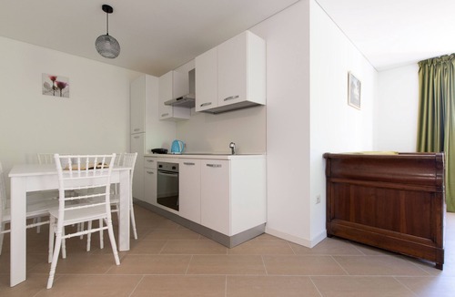 Tola Apartment | Villa Tola - Verde - One Bedroom Apartment, Sleeps 3