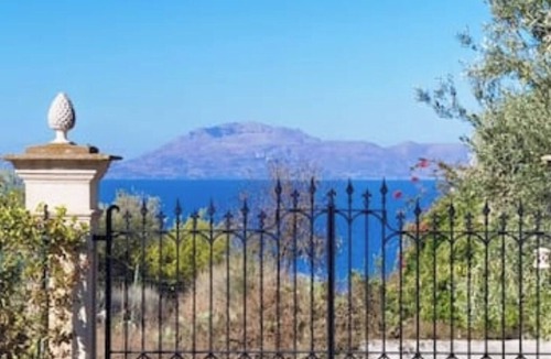 Terrasini Apartment | Villa Toleda stunning sea view