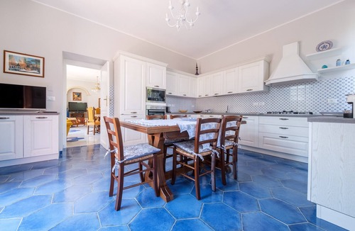 Sorrentini Villa | Villa 'Villamonte Colonna' with Sea View, Wi-Fi and Air Conditioning