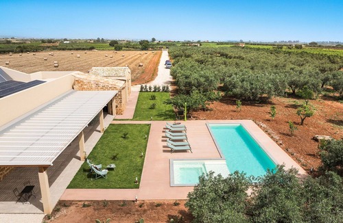Menfi Villa | Villa with Pool and A/C in Sicily