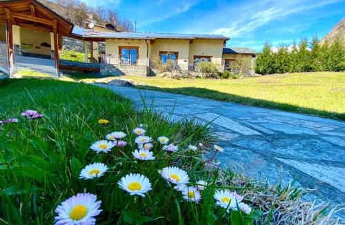 Roisan House | Village Paradis