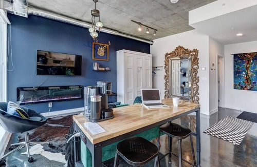 Bankview Condo | Voglio Bene | Cozy Designer Studio w/Fireplace, Balcony & Heated Parking