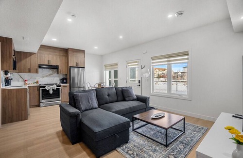 Airdrie Apartment | Waterfront 1BR Suite | Private & Modern | Queen Bed