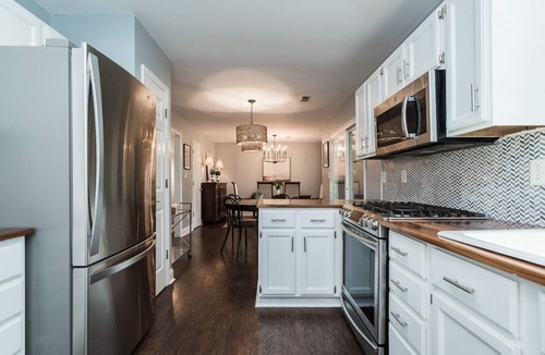 Chapel Hill House | Waterfront Chapel Hill Retreat Near UNC | Sleeps 10