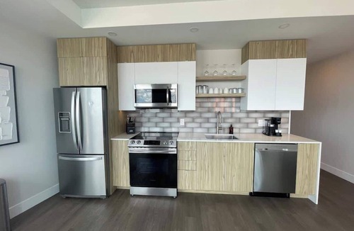 Downtown Halifax Apartment | Waterfront downtown 1 Bedroom with 6 appliances