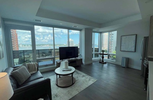 Downtown Halifax Apartment | Waterfront downtown 1 Bedroom with 6 appliances