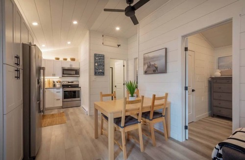 Lake of Bays House | Waterfront Four Season Cottage in the Woods WiFi