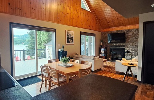Lac-des-Plages Ski Chalet | Waterfront Getaway with a Spa Family-friendly chalet that sleeps 11