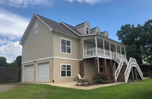 White Oak House | Waterfront home/dock & 2 kitchens/view 10 minutes from Carolina adventure world