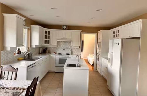 Sechelt House | Waterfront House with Private Beach Access