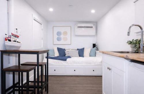 Sainte-Anne-de-Kent Apartment | Waterfront Seacan Retreat with Hot Tub