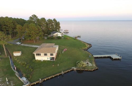 Hertford House | WaterWinds! Waterfront/Albemarle Sound Private house w/dock,4 kayaks