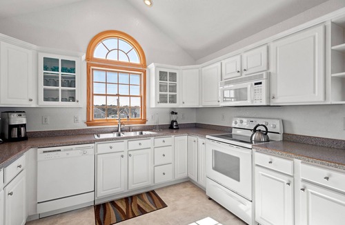Kill Devil Hills House | Weekend at Pinchy's: Oceanside, Short Walk to Beach, Private Pool & Spa