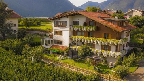 Rasa Apartment | WEINBERG APARTMENTS & Brixen Südtirol Guest Pass