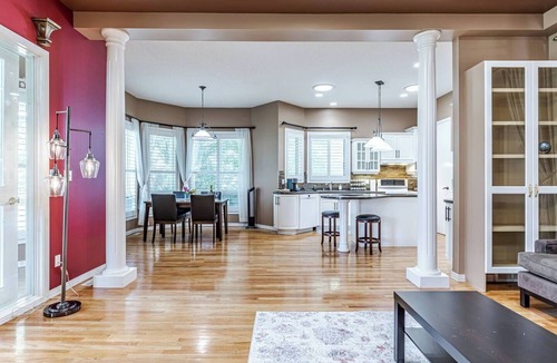 West Edmonton House | WEM A/C Luxury Bungalow Ravine Accessible
