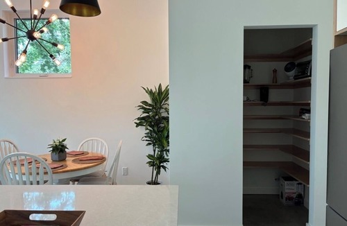 Saanich West Apartment | Westcoast Modern 2-Bedroom Suite in Strawberry Vale