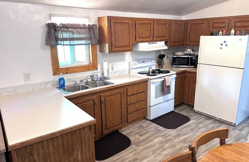 Robertsdale House | Whispering Acorn - Raystown Lake - Aunt Susie's