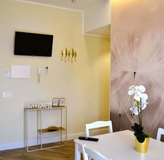 Torre Angela Apartment | White Apartment - Metro C
