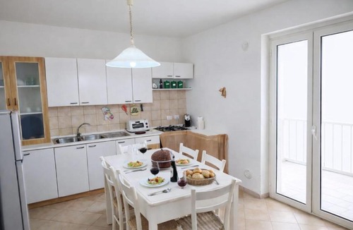 Realmonte Apartment | WHITE COAST APARTMENTS - Family Stays and Free Parking