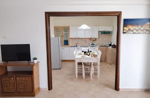 Realmonte Apartment | WHITE COAST APARTMENTS - Family Stays and Free Parking