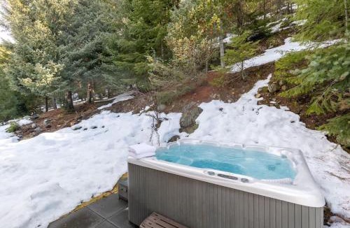 Whistler House | White Gold Chalet - Spacious Family-Friendly Chalet, Hot Tub, Mountain Views, Log Fireplace