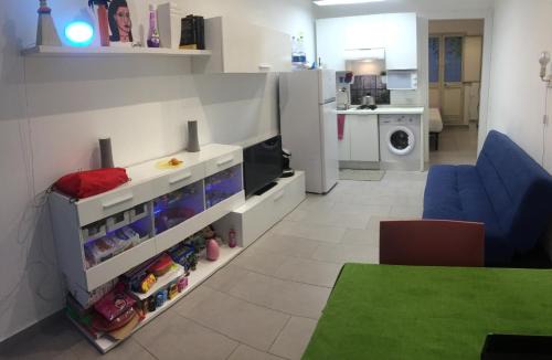 Palermo House | White Home. Casa Relax, piscina, free wi-fi & posto auto.