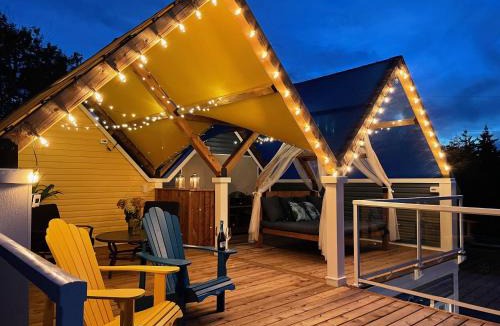Lower LaHave House | Whitecaps Cabana for Couples
