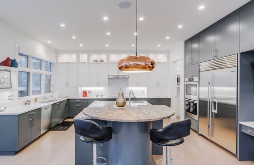 Edmonton House | Windsor - Luxury Mansion, Rooftop Patio w/City Skyline View, BBQ