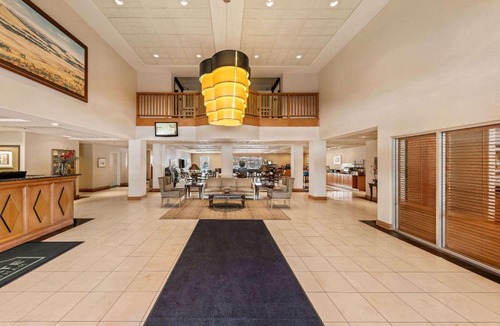 Midnapore Hotel | Wingate by Wyndham Calgary South